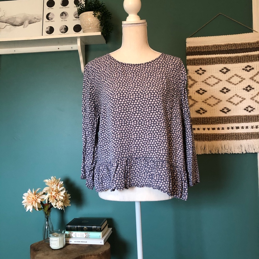 Floral Blouse with Ruffled Hem